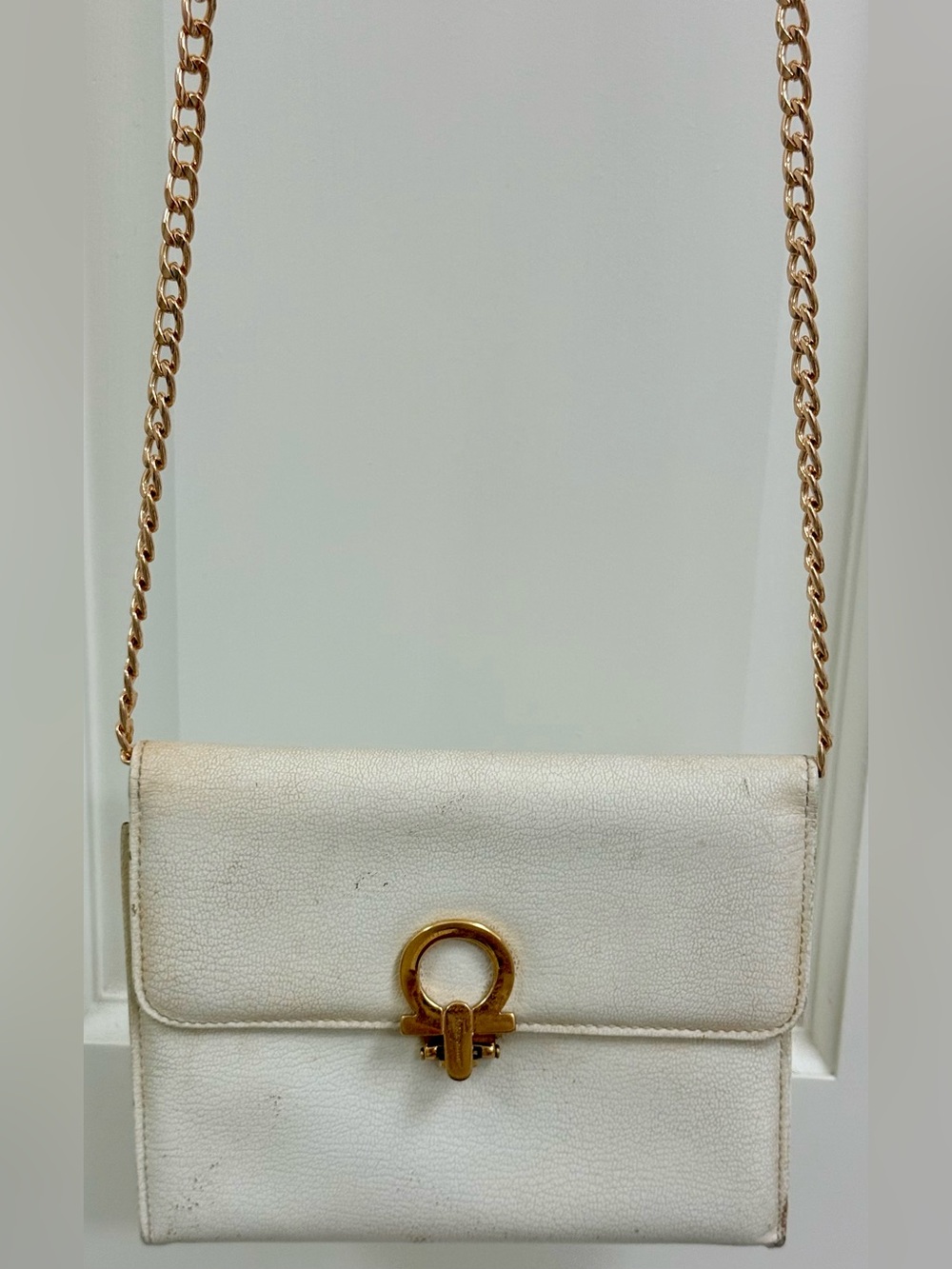 FERRAGAMO Vintage 90’s Rare White Leather Gancini Gold Chain Crossbody Clutch
